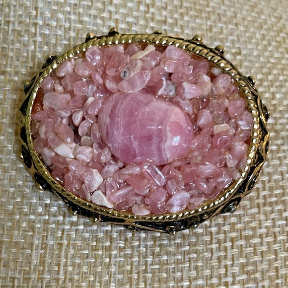 Elegant Rose Quartz Stone Brooch - Picture 4 of 5